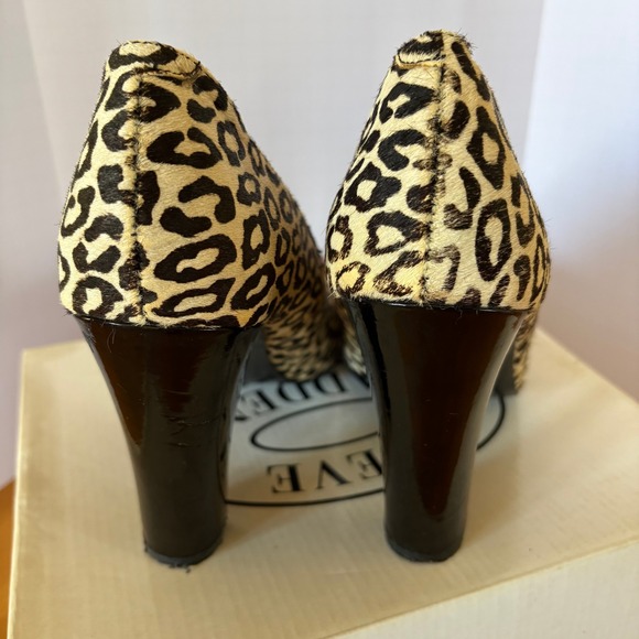 Steve Madden Mindyy Pumps Cheetah Calf Hair Red Buckle Size 10 Leopard Heel - Picture 8 of 16